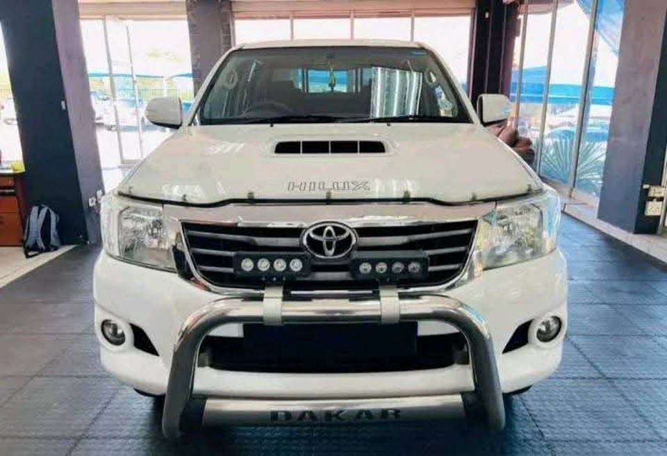 2014 TOYOTA HILUX 3.0D4D D/C 4x4 RAIDER(193000KMS)  PRICE R150,000   EXCELLENT CONDITION, ACCIDENT FREE, ONE OWNER, FULL SERVICE HISTORY   RENT TO OWN/BUY OPTIONS AVAILABLE   WE ACCEPT ALL APPLICANTS BASED ON THE AFFORDABILITY AND DEPOSIT   WE DELIVER NATIONWIDE.