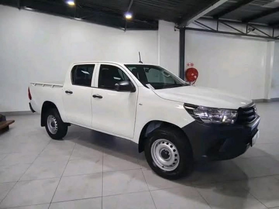 2020  TOYOTA HILUX 2.7 DOUBLE CAB  (37,712KMS)  CASH PRICE R220,000.00  EXCELLENT CONDITION, ACCIDENT FREE, ONE OWNER, FULL SERVICE HISTORY   RENT TO OWN/BUY OPTIONS AVAILABLE   WE ACCEPT ALL APPLICANTS BASED ON THE AFFORDABILITY AND DEPOSIT   WE DELIVER NATIONWIDE