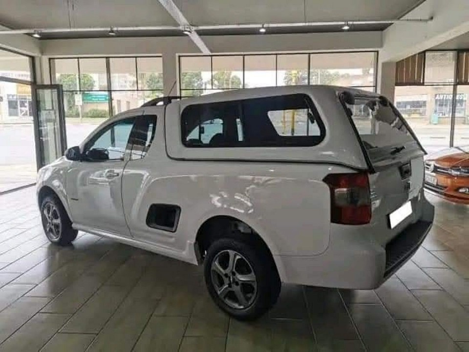 2017 Chevrolet Utility 1.4 Sport PRICE - R80 000 Deposit - R15 000 Monthly - R3000 Transmission- Manual  ⛽- Petrol  Kilometers - 93 702  REQUIREMENTS FOR APPLICATION  *Copy of ID  *Drivers Licence  *Proof of residence  *Three months bank statement  *Two Latest pay slips If Employed  OFFERS