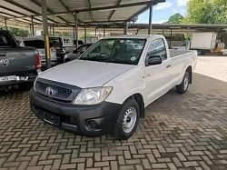Call or whatsapp  2011 Toyota Hilux 2.5 D-4D S Single-Cab long base Price R50,000 Mileage: 178,042 Km On promotion!! MANUAL DIESEL. Delivery nationwide.